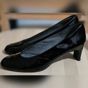 STUART WEITZMAN BLACK PATENT LEATHER PUMPS SHOES SIZE 9